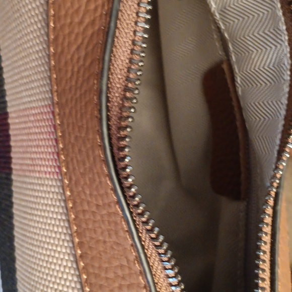 Stylish Tan and Brown Crossbody Bag - Picture 6 of 7